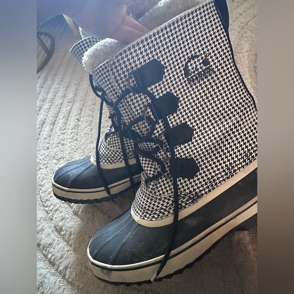 Sorel Winter Boots Womens Mens Size 11 Fits 9.5-10 Houndstooth Black White Warm - Picture 7 of 8